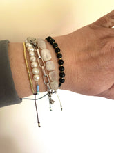Load image into Gallery viewer, Black Agate 10 Breaths Mindfulness Bracelet Unisex Gift Letterbox present
